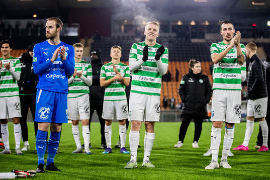 Västerås SKs målvakt Daniel Svensson, Simon Johansson och Filip Tronet