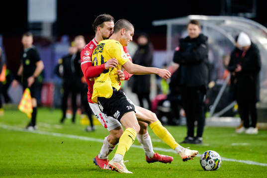 Degerfors Abdelkarim Mammar Chaouche och Mjällbys Rasmus