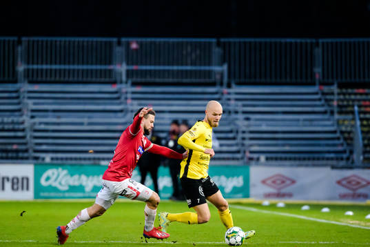 Degerfors Abdelkarim Mammar Chaouche och Mjällbys Viktor