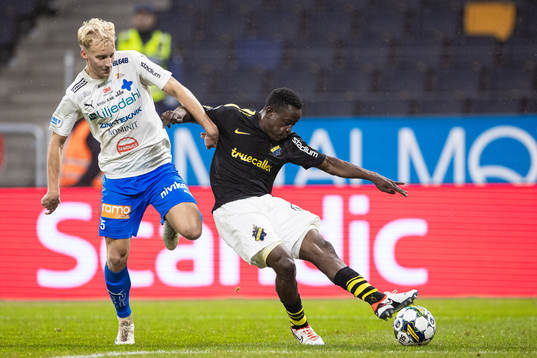 s Erick Otieno under fotbollsmatchen i Allsvenskan mellan AIK och Värnamo den 12 november 2023 i Stockholm. 