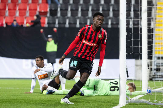 Brommapojkarnas Zeidane Inoussa jublar