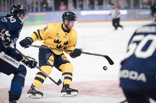 Oscar Lindberg of Sweden