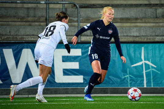 Bla gjennom flere bilder av Football, UEFA Women's Champions League, FC Rosengård - Eintracht Frankfurt