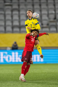 Sveriges Elison Makolli och Schweiz Samuel Marques