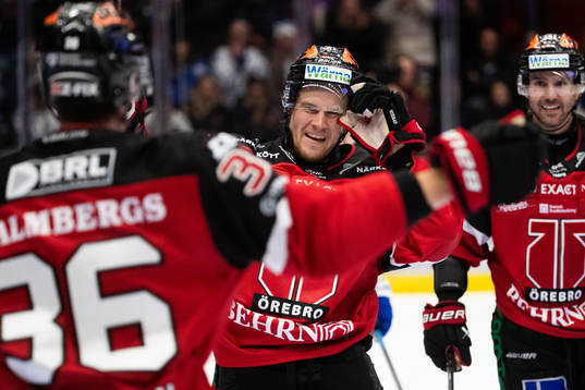 Örebros William Wikman jublar