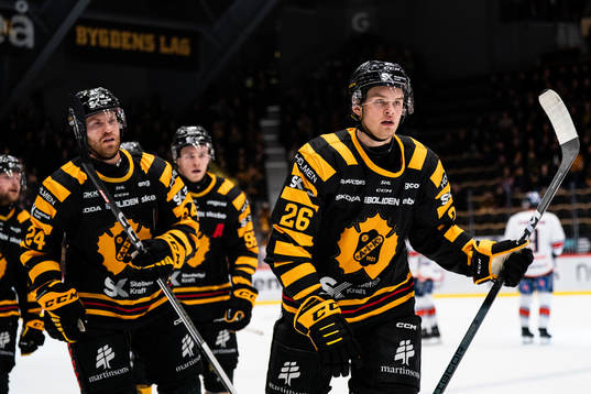Skellefteås Oscar Lindberg och Simon Robertsson jublar