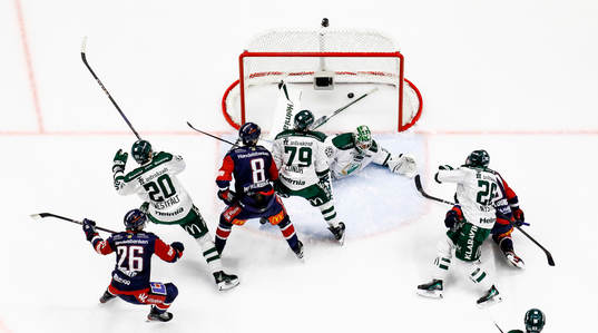 Mål 2-1 av Linköpings Markus Ljungh förbi Färjestads