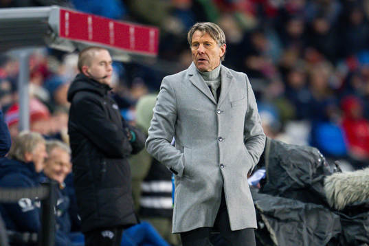Head coach Håkan Ericson of Faroe Islands
