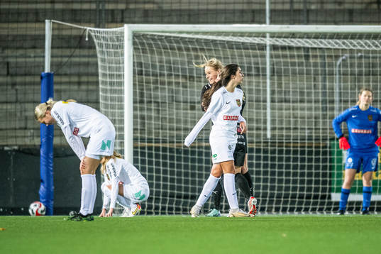 Umeås Tyra Eriksén jublar efter 2-1