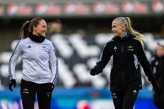 Camilla Linberg and Emilie Nautnes of Rosenborg warms up ahead of of the Toppserien football match between Rosenborg and Vålerenga on November 18, 2023 in Trondheim.