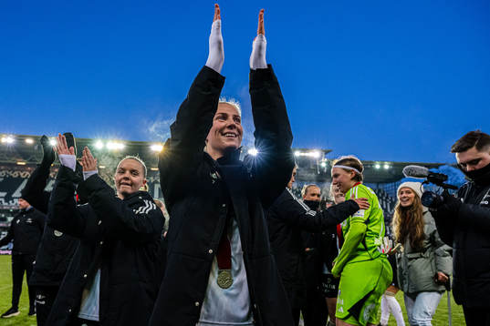 Celine Emilie Nergård and Mali Lilleås Næss of Rosenborg celebrates