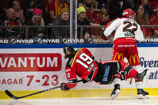 Luleås Mario Kempe och Frölundas Linus Nässen