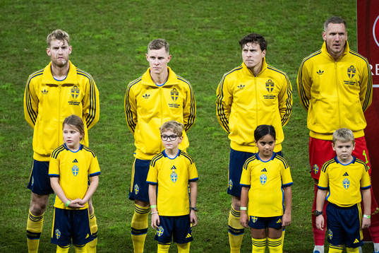 Filip Helander, Emil Krafth, Victor Nilsson Lindelöf and goalkeeper Robin Olsen of Sweden ahead of the UEFA Euro Qualifier football match between Sweden and Estonia on November 19, 2023 in Stockholm. 