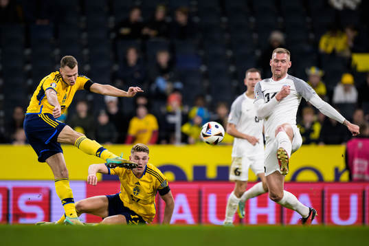Viktor Claesson and Viktor Gyökeres of Sweden and Joonas Tamm of Estonia