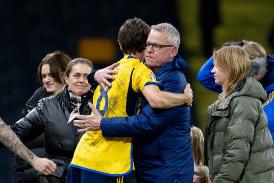 Albin Ekdal and Head coach Janne Andersson of Sweden