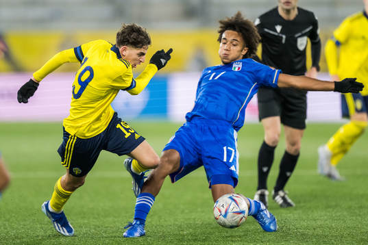 Sveriges Taha Ayari och Italiens Aaron Ciammaglichella