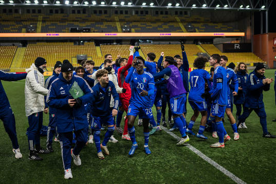 Italiens spelare jublar