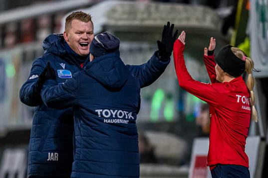 John Arne Riise, head coach of Avaldsnes, celebrates