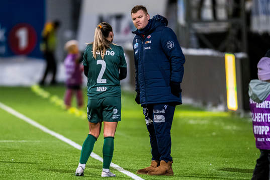 Selma Løvås of Avaldsnes and John Arne Riise, head coach of Avaldsnes,