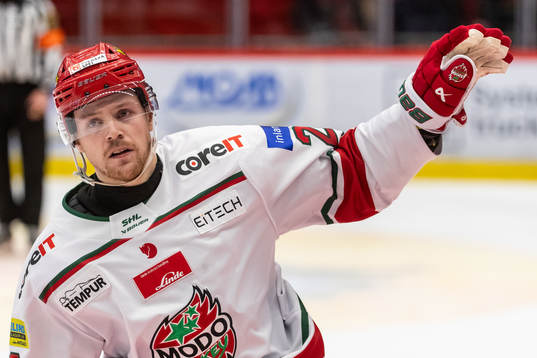 MoDos Mikkel Aagaard jublar