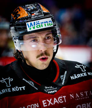 Örebros Hannes Björninen jublar vid 2-3