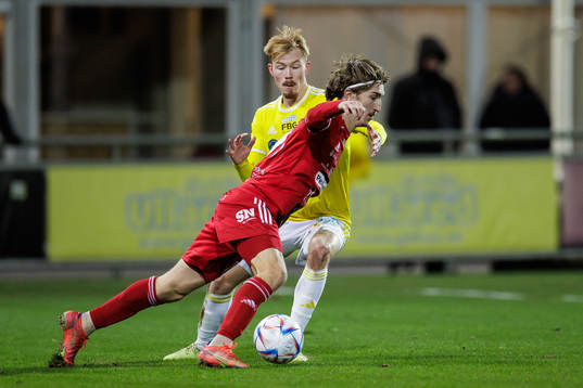 Falkenbergs Linus Borgström och Skövde AIKs Hugo Engström
