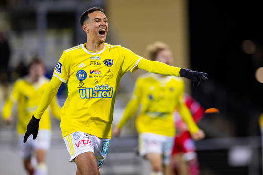 Falkenbergs Oliver Hintsa jublar