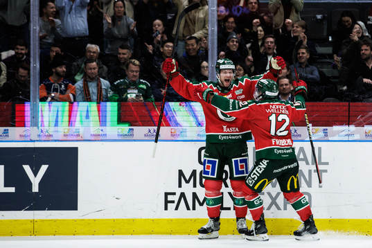 Frölundas Christian Folin jublar