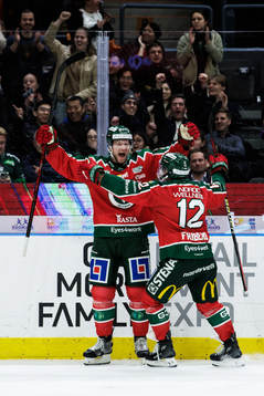 Frölundas Christian Folin jublar