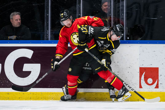 Brynäs Jacob Blomqvist och AIKs Christoffer Björk