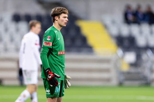 Brommapojkarnas målvakt Filip Sidklev
