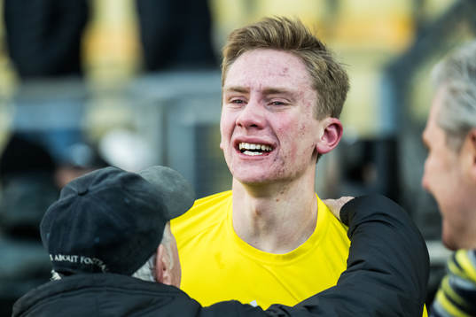 Ängelholms Karl Gunnarsson jublar