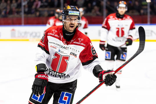 Örebros Ludvig Larsson jublar