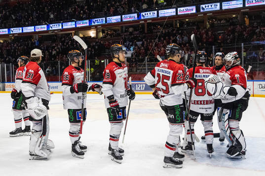 Örebros spelare jublar