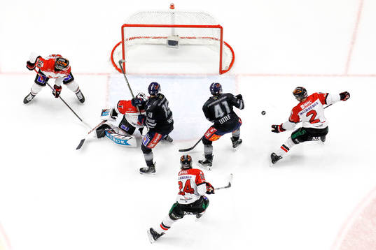 Spel framför Örebros mål