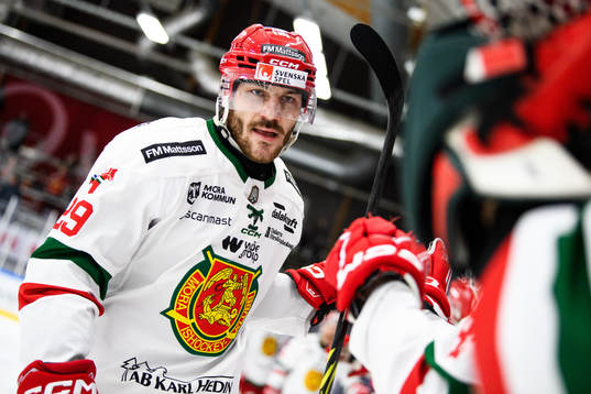 Moras Johan Persson jublar