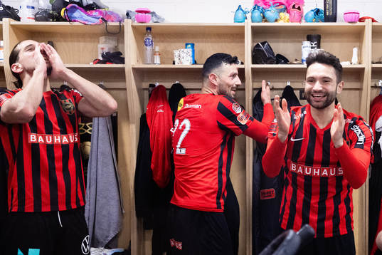 Brommapojkarnas Rebin Sulaka och Marijan Cosic jublar