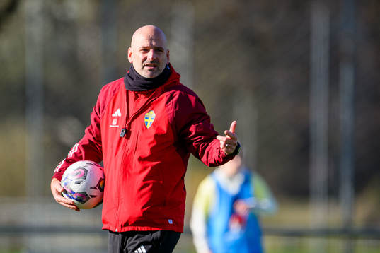 Assistant coach Magnus Wikman of Sweden of the women’s national football team of Sweden at a training session