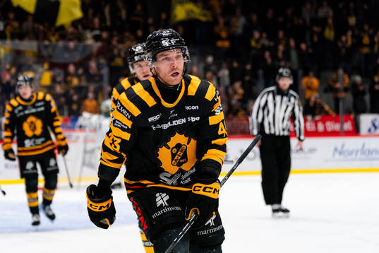 Skellefteås Filip Sandberg jublar