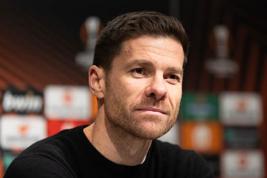 Head coach Xabi Alonso of Bayer Leverkusen