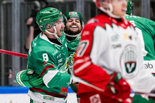 Rögles Linus Sandin och Thomas Grégoire jublar