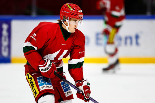 MoDos Theo Jacobsson före ishockeymatchen i SHL mellan