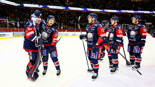 Linköpings Ty Rattie tackar målvakt Jesper Myrenberg