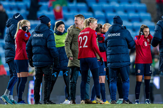 Leif Gunnar Smerud, head coach of Norway, and Sophie Roman Haug of Norway celebrates