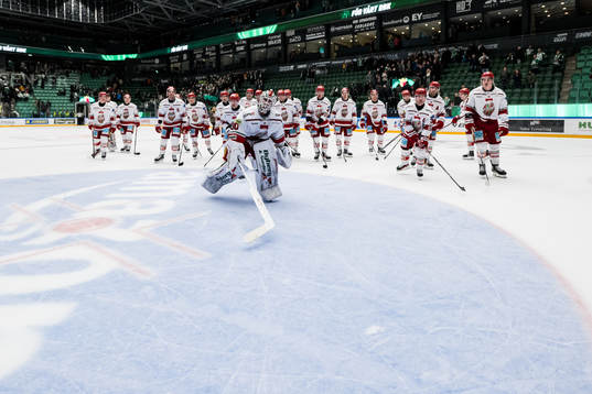 MoDos spelarna jublar