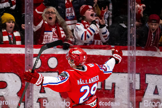 Timrås Filip Hållander jublar