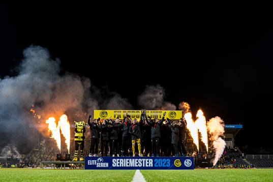 Players of Bodø/Glimt celebrates with the trophy