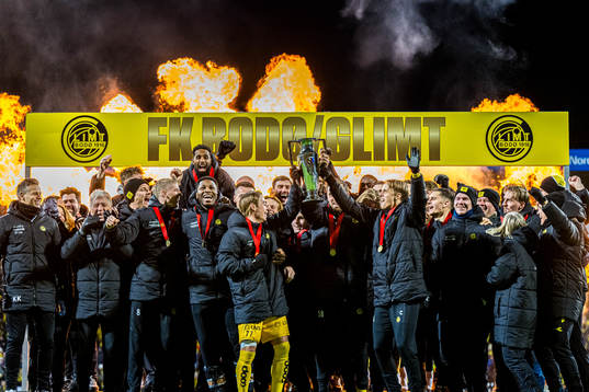 Players of Bodø/Glimt celebrates with the trophy