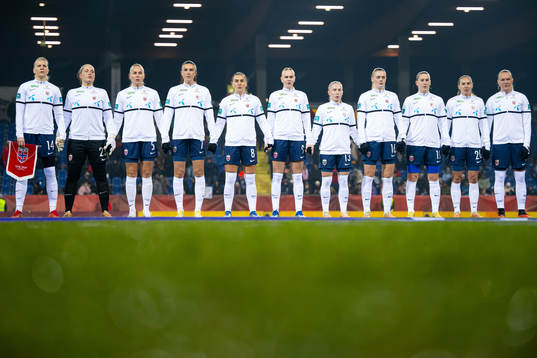 Ada Hegerberg, goalkeeper Aurora Mikalsen, Guro Bergsvand, Ingrid Syrstad Engen, Vilde Bøe Risa, Karina Sævik, Thea Bjelde, Mathilde Harviken, Elisabeth Terland, Marit Bratberg Lund and Frida Maanum of Norway line up ahead of the UEFA Women’s Nations League football match between Austria and Norway on December 5, 2023 in Sankt Pölten. 
