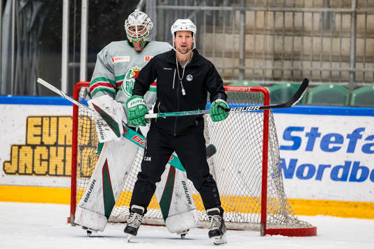 målvakt Petr Kvaca och tränare Cam Abbott